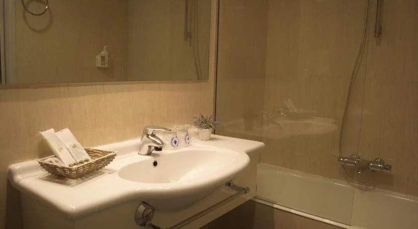 Ares Hotel