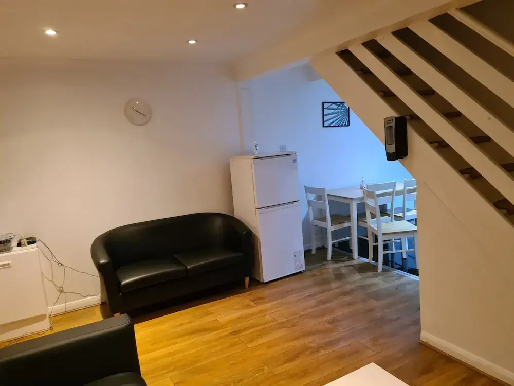 4br-2ensuite-10mincentrallondon-sleeps11-parking