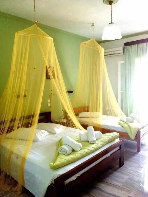 MARGARITAS ROOMS