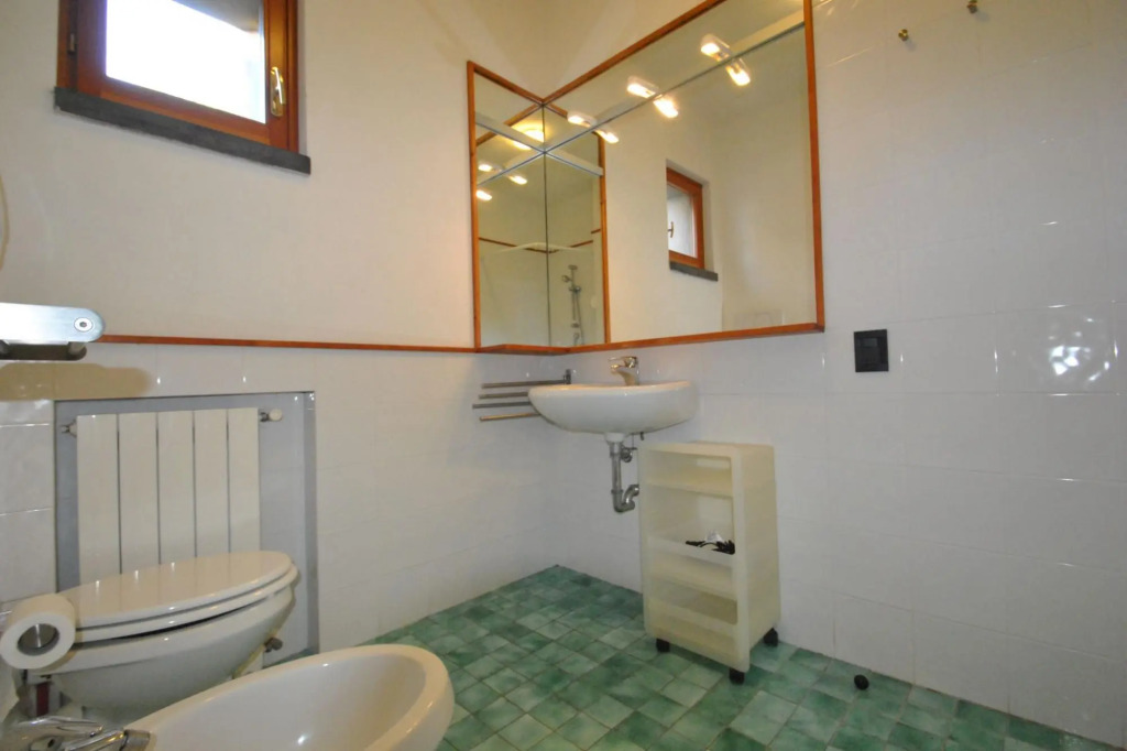 In vacation residence , 40 mt from the sea, apartment for 4-6 people, on the first floor with terrac-Villa Marina - INT. 6 trilo Ponente