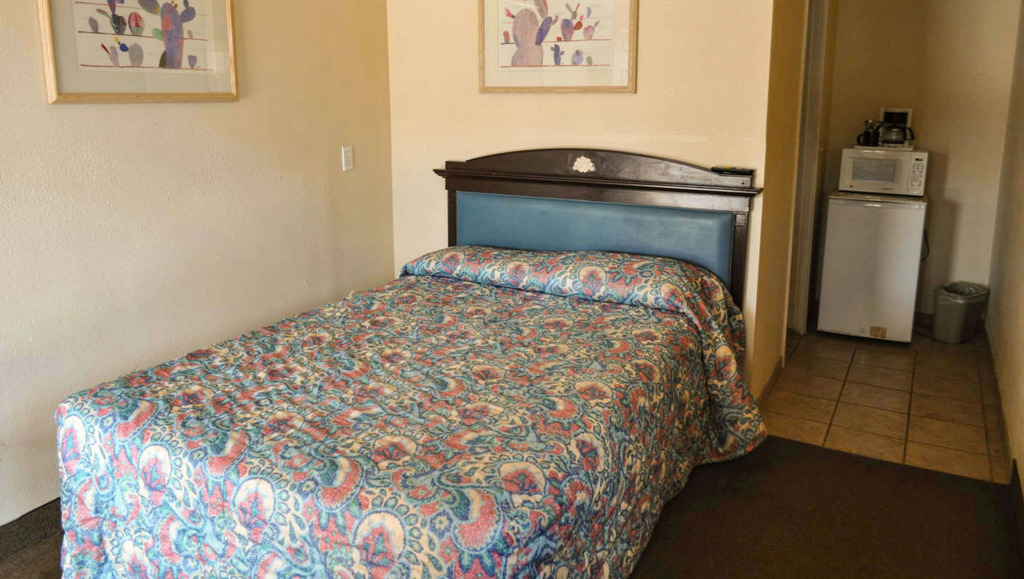 California Suites Motel