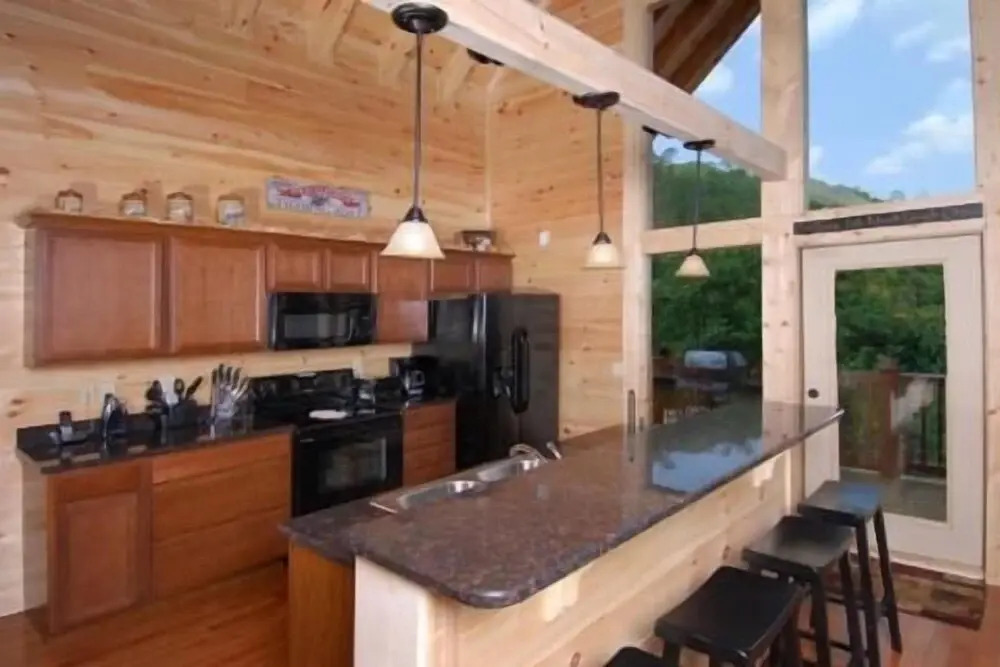 A Suite Mountain Escape 3 Bedrooms 2 Bathrooms Home