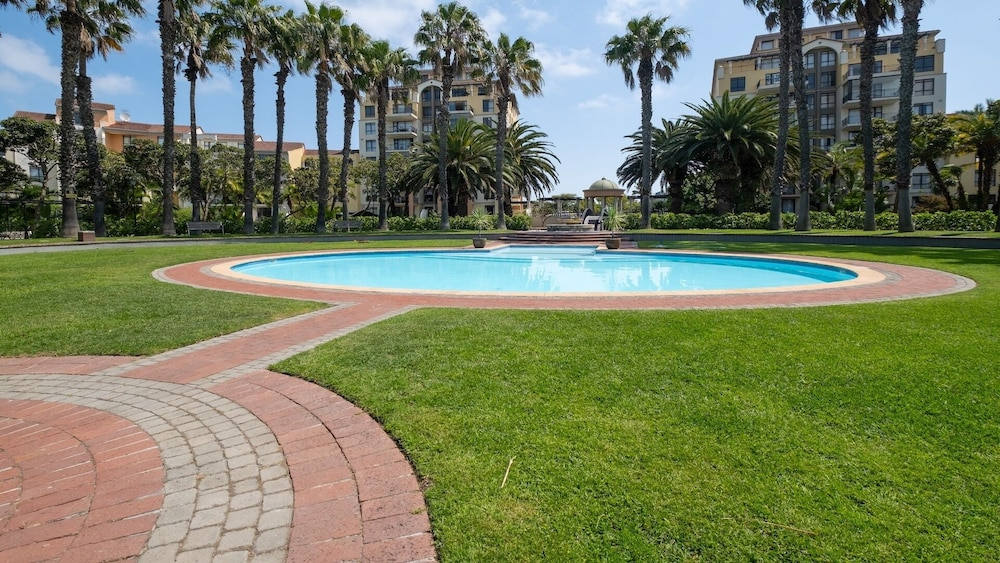 CENTURY CLUB - Luxury Apartment Hotels