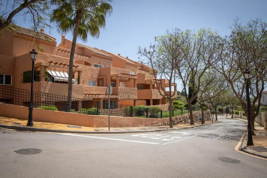 1 MARBELLA BEACH GoLF
