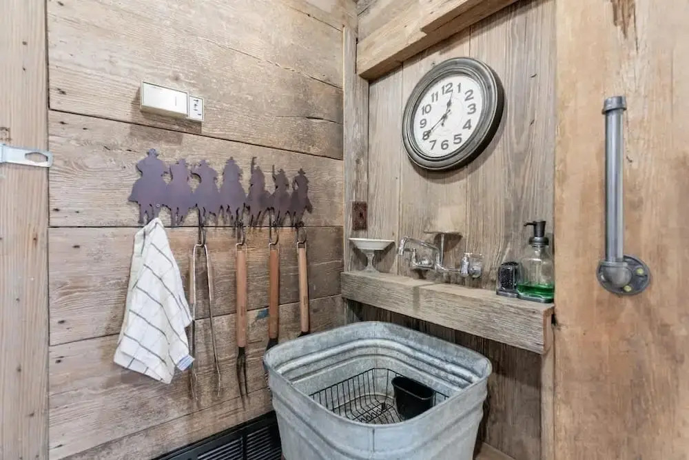 Gorgeous Barn Cabin 10min From Main St!