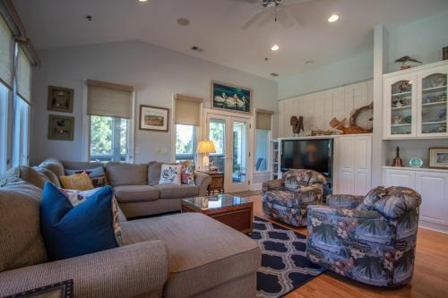 756 Marlin Drive - Five Bedroom House