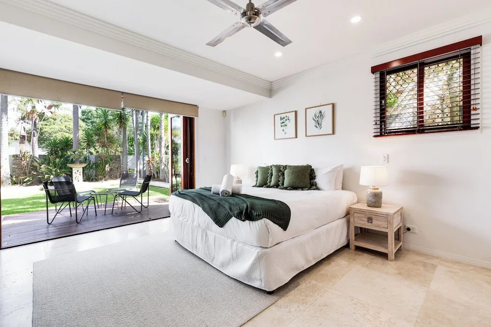 Lux Tropical Haven Mooloolaba Moonda5
