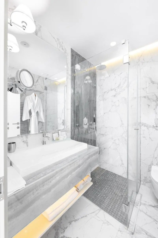 Tresor Le Palais Timisoara, Curio Collection by Hilton