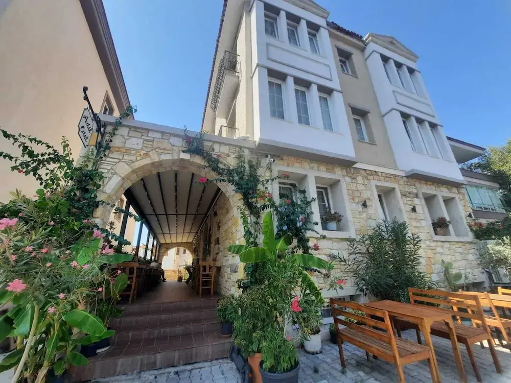 Adil Otel