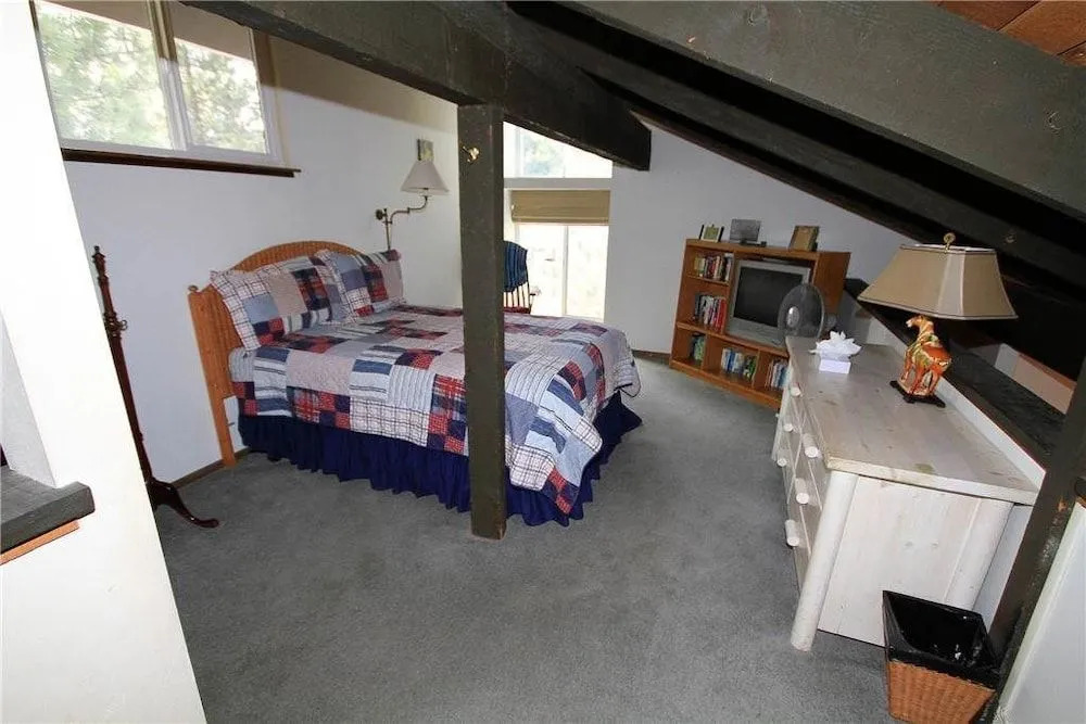 Horizons 4 140 1 Loft 1 25 Baths 1 Br home by RedAwning