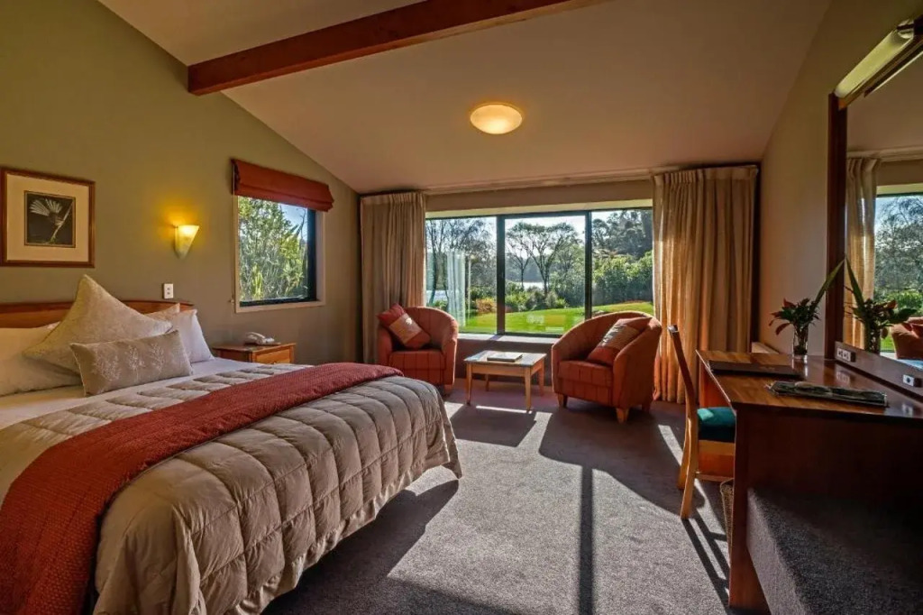 Wilderness Lodge Lake Moeraki