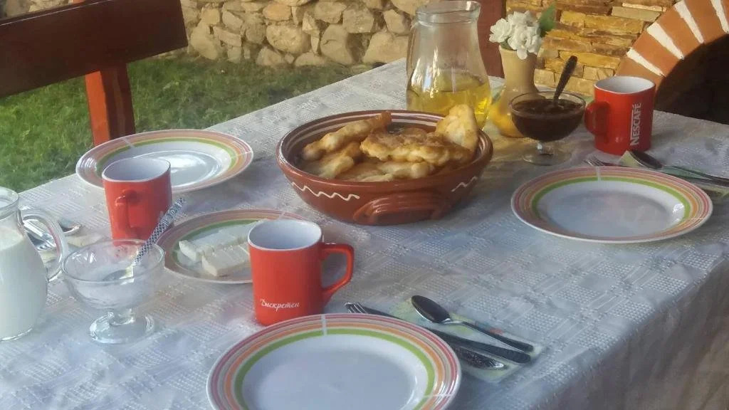 Mira Guest House