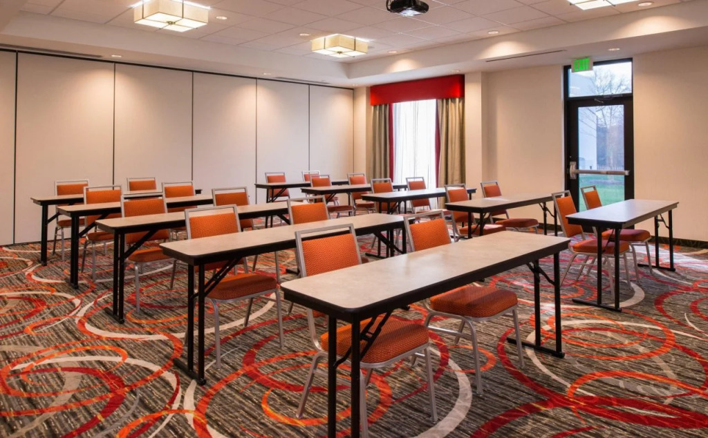 Holiday Inn Express & Suites Monroe by IHG