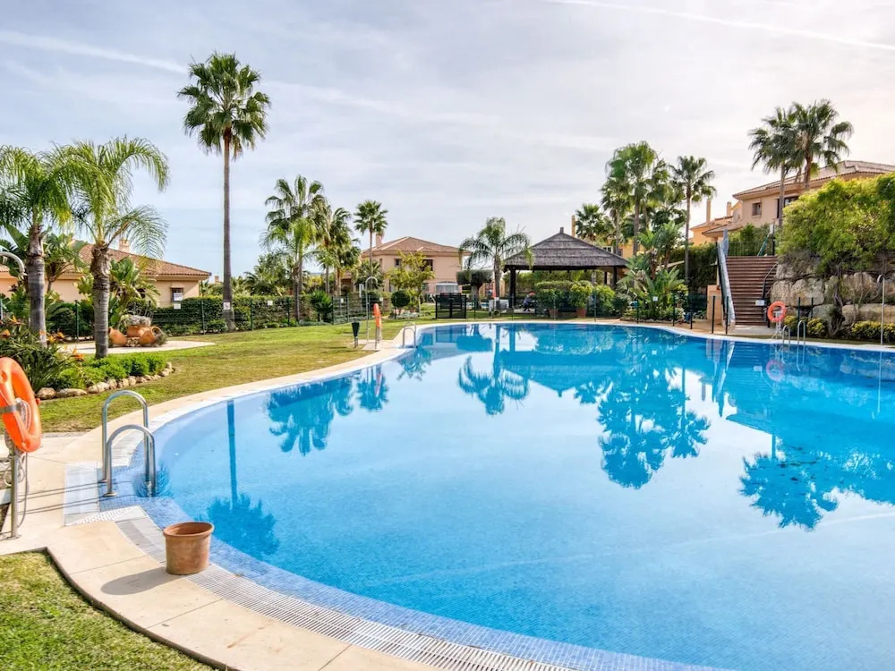 Peaceful Holiday Home in Sitio de Calahonda With Garden