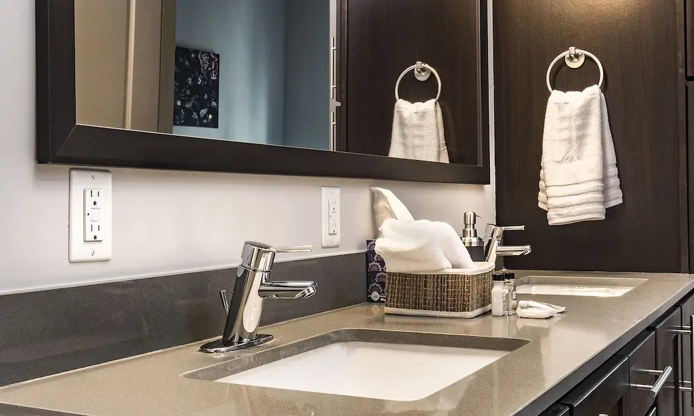 Heaven on Nashville Furnished Apartments