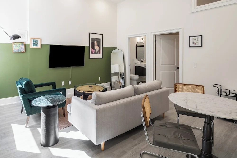 Sosuite at French Quarters - Rittenhouse Square