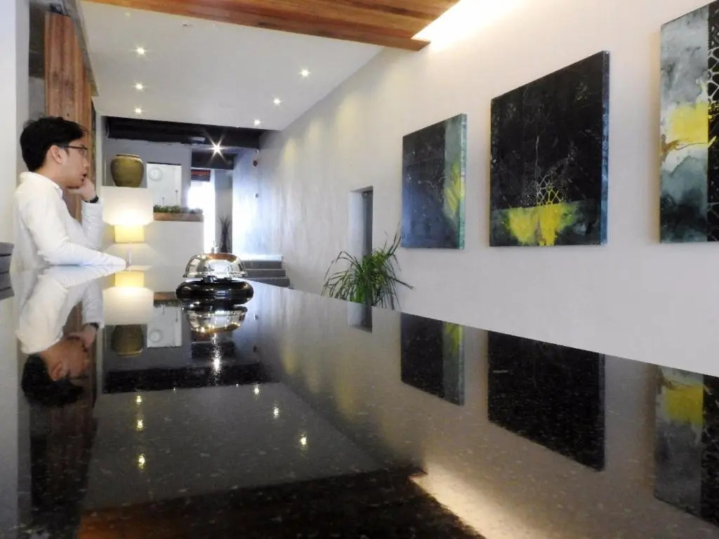 The Riverbank Hotel By MRVJ Business