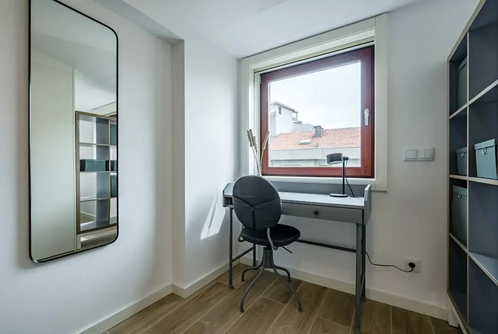 Nomad s Lux - 1bdr Charming Top Floor Porto