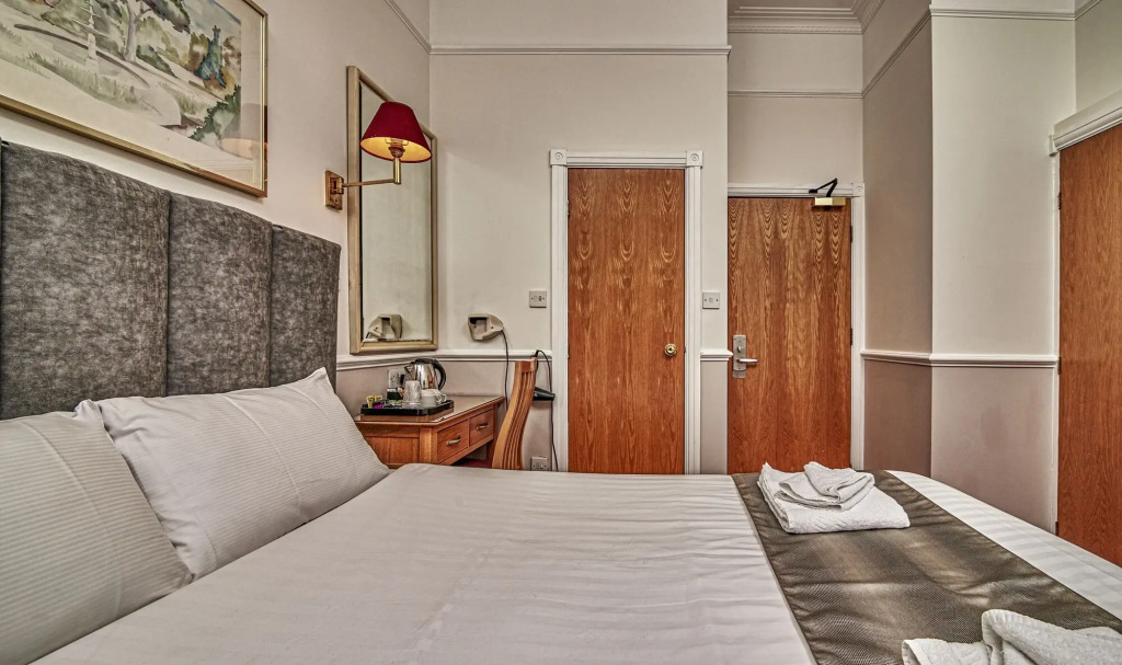 Hyde Park Radnor Hotel B&B