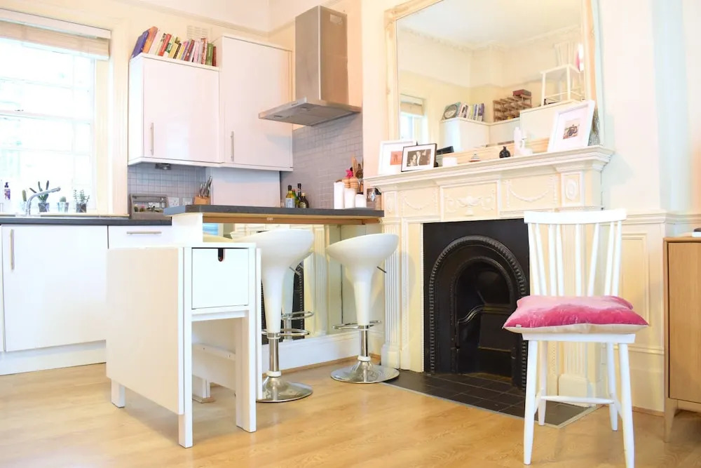 Studio Apartment in Camden Sleeps 2