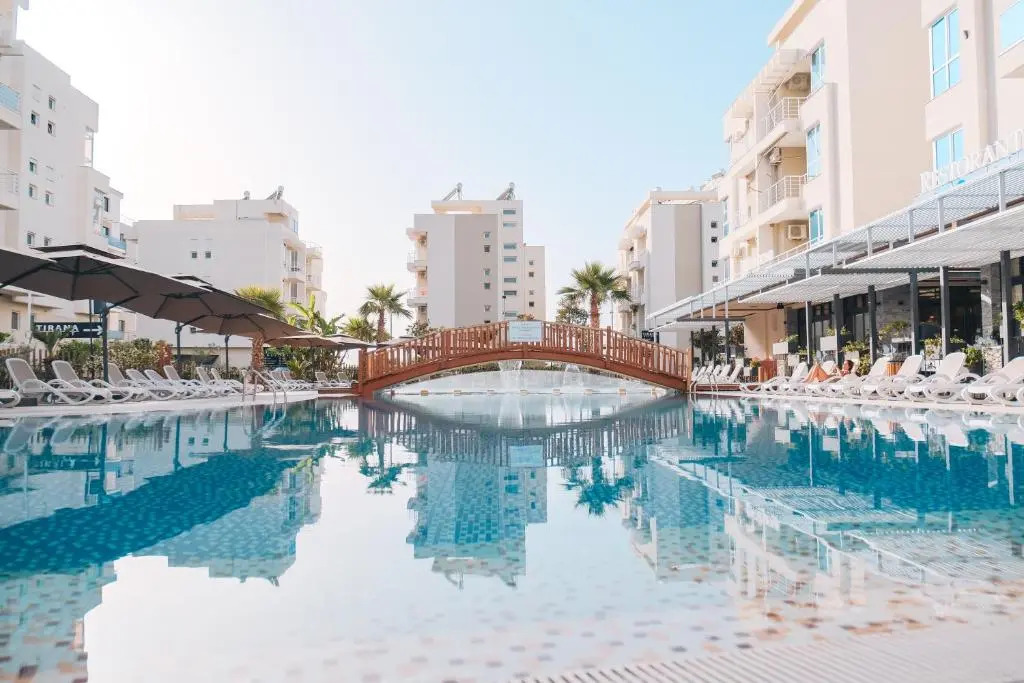 Ledina Hotel