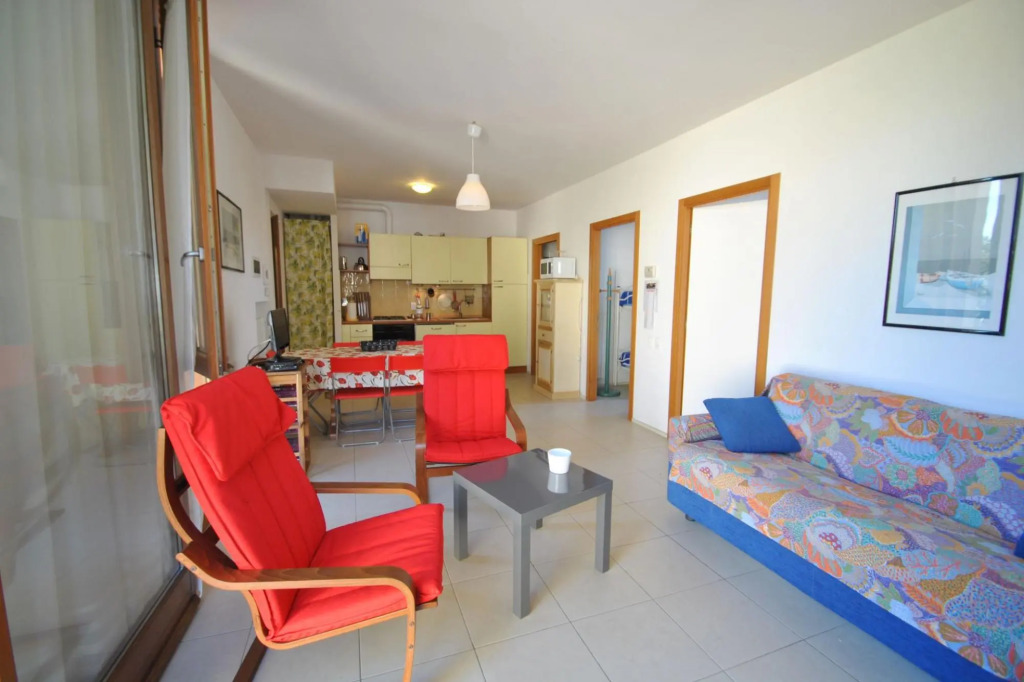 In villa on the sea, apartment on the 1st floorwith private garden. 6 beds. Reserved parking.-Villa L'Angolino - p. 1