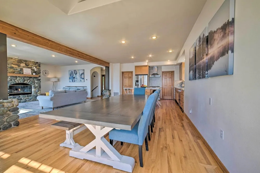 Spacious Lake Stevens Home w/ Fire Pit, Patio