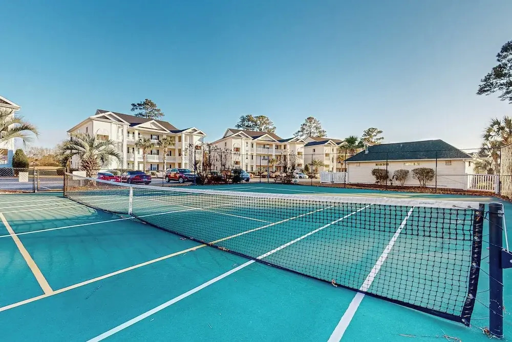 2 BR Condo w/ Shared Pool, Near Outlet Mall