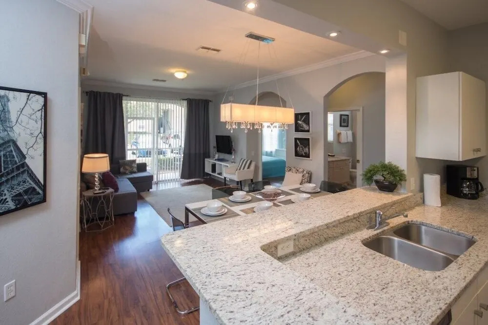 Wheelchair Friendly Newly Renovated 15 Min/disney 3 Bedroom Condo