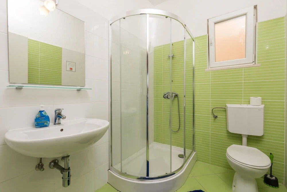 Beautiful Home in Lukovo Sugarje With Wifi and 2 Bedrooms