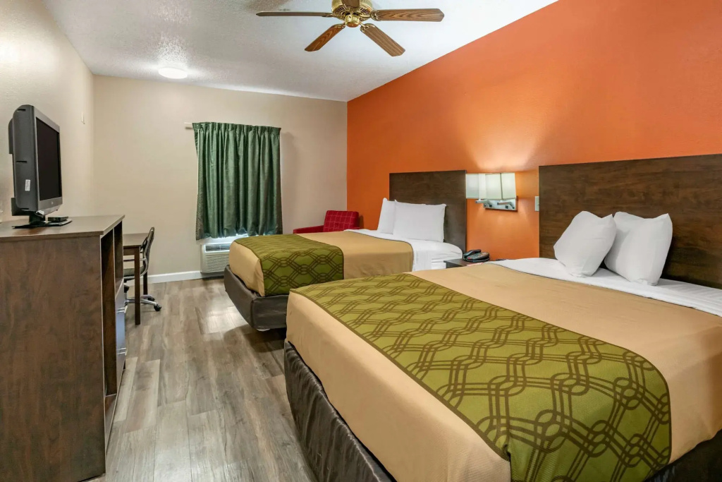 Econo Lodge Inn & Suites Granite City - St Louis