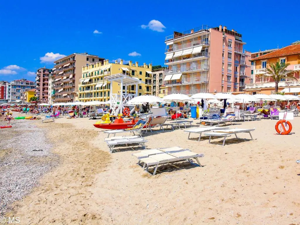 Pietra Home, Posto Auto, AC ,Wifi, 150mt Dal Mare