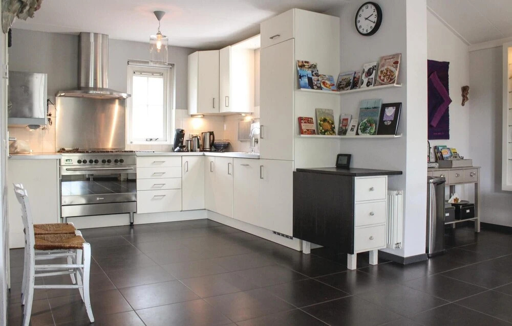 Awesome Home In Wemeldinge With Kitchen