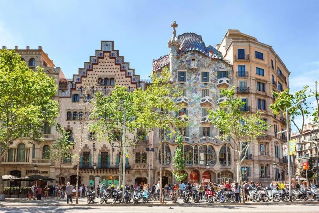 Apartment with 4 bedrooms in Barcelona with enclosed garden and WiFi