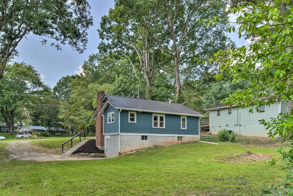 Cozy Arden Cottage, 2 Mi to Lake Julian Park!