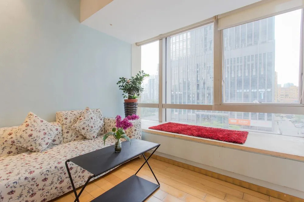 Yoyo Wales Apartment