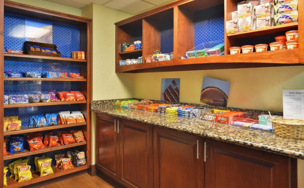 Hampton Inn & Suites Newport News-Airport - Oyster Point Area
