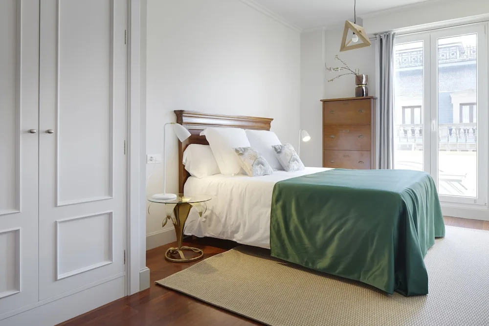 Garibay Terrace by FeelFree Rentals