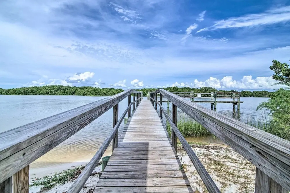 Walkable Beachfront Retreat on Cedar Key!