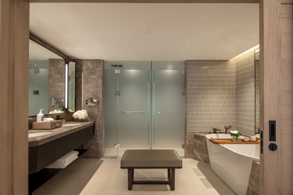 Anantara Siam Bangkok Hotel