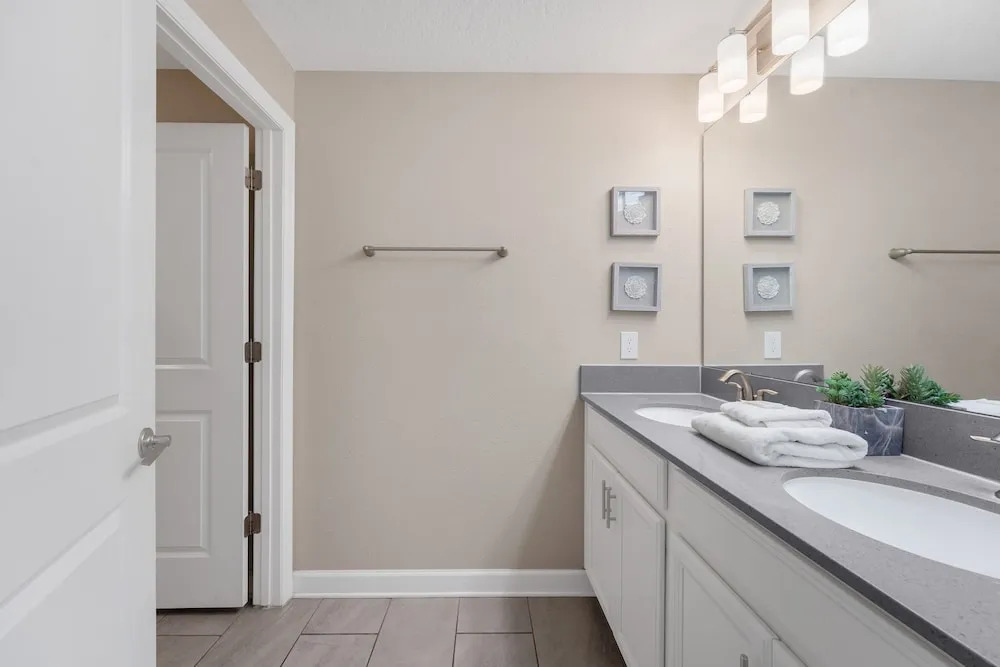Relax Near Disney 4BR Home With Pool