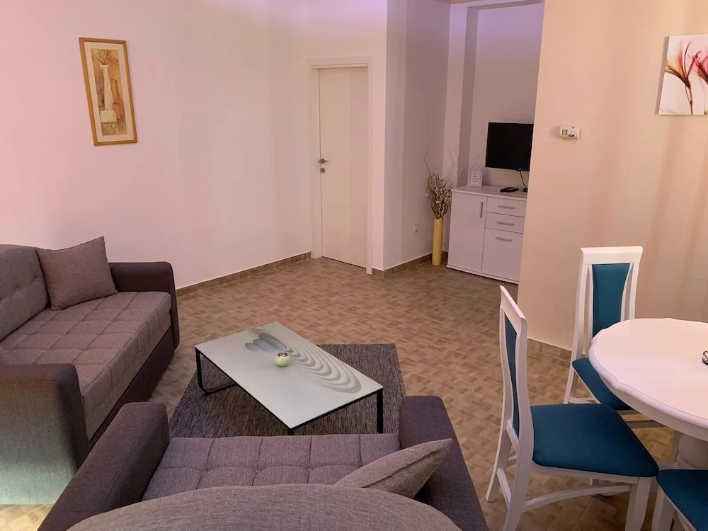 Airport view Apartment