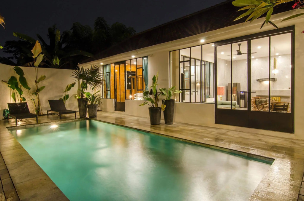 Villa Ruku-Ruku - Modern 1BR Villa with AC Living Room & Private Pool - French Style Interior