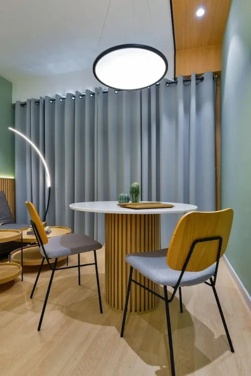 2Q Apartment