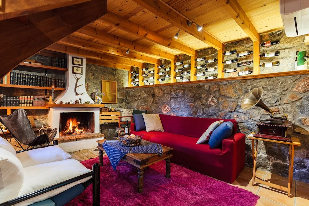 Escape in the Forest, Cosy Chalet with Home Cinema
