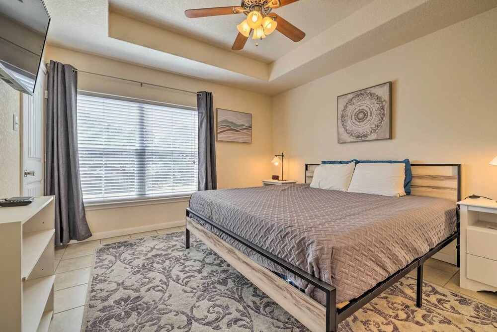 Pet-friendly Home w/ Deck: 1 Mi to Canyon Lake Fun