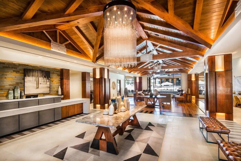 Luxury 4BDR Residence steps from Heavenly Village condo
