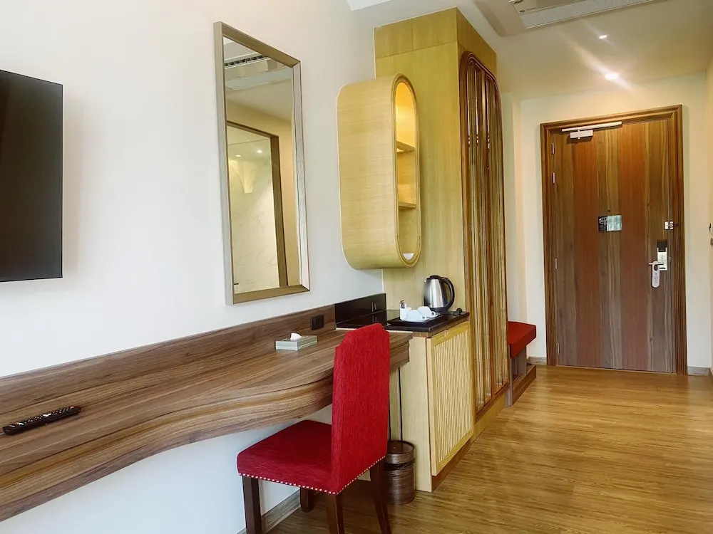 Grand Lord Hotel& Residence
