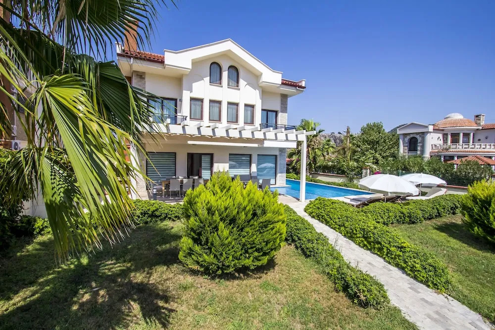 Villa East by Tatilpremium