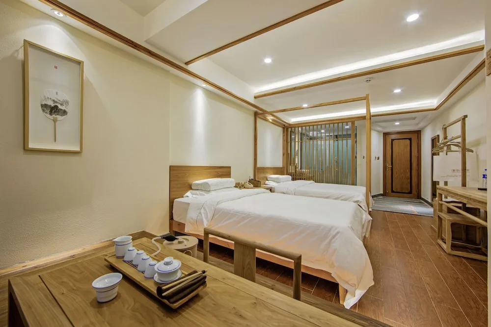 Wuyishan Old Street Hill Lodge
